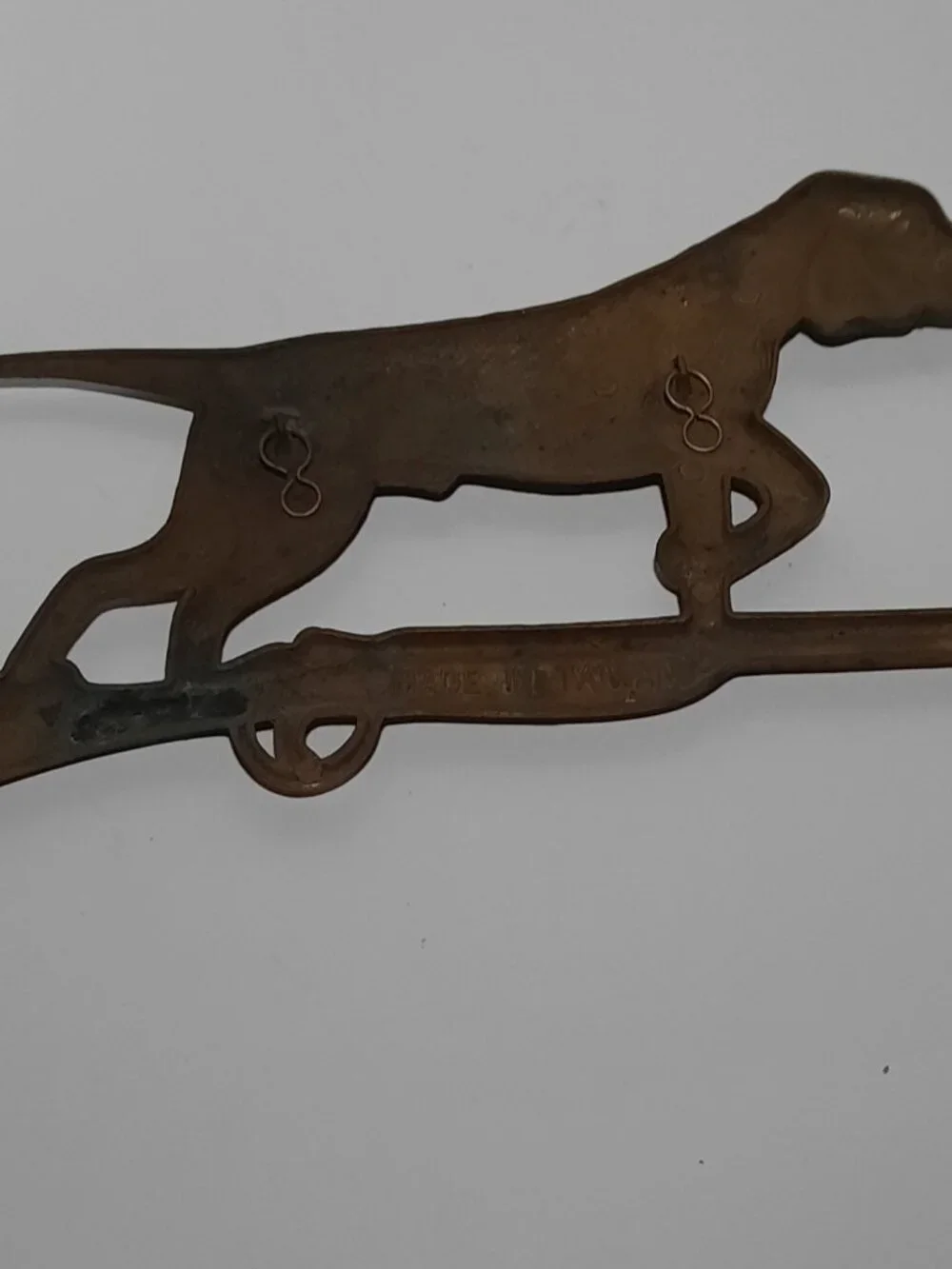 Vintage Hunting Dog Shotgun Wall Plaque Brass Tone Metal Made in Taiwan